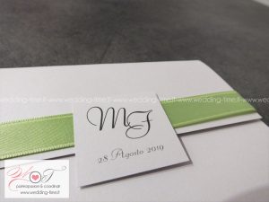 Partecipazione matrimonio moderna con nastro in raso, semplice ma elegante