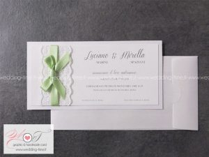 Partecipazione Matrimonio elegante e romantica decorata con pizzo e nastro in raso