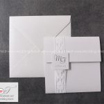 partecipazione matrimonio elegante con fascia in pizzo bianco raffinata e moderna