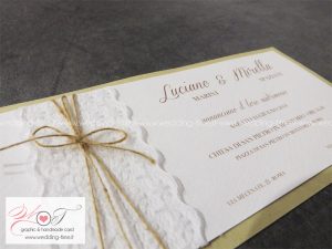 Partecipazione matrimonio shabby chic con pizzo e spago, elegante e raffinata