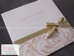 partecipazione matrimonio classica e raffinata con decoro grafico e nastrino