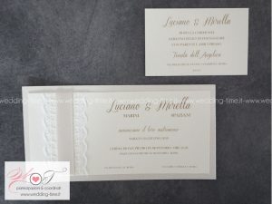 partecipazione matrimonio elegante raffinata con pizzo e nastro