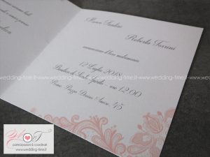 partecipazione matrimonio grafica elegante con pizzo rosa cipria