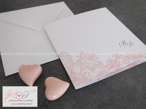 partecipazione matrimonio grafica elegante con pizzo rosa cipria
