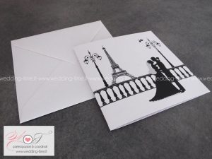partecipazione matrimonio romantica con grafica di sposi a Parigi con tour eiffel sullo sfondo