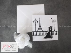 partecipazione matrimonio romantica con grafica di sposi a Parigi con tour eiffel sullo sfondo