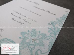partecipazione matrimonio con stampa di pizzo color tiffany e strass luminosi