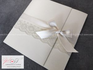 partecipazione matrimonio elegante raffinata pizzo nastro tortora