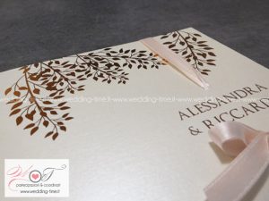 invito di nozze con decoro realizzato con stampa a caldo